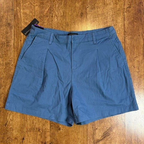 Banana Republic Pants - Banana Republic Blue Pleat Front Shorts Size 14 Cotton Blend 5.5" Inseam